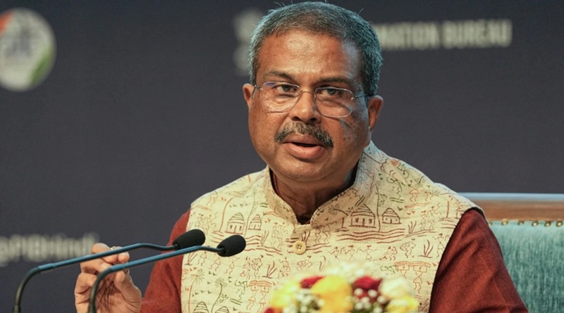 सूत्रों के अनुसार, धर्मेंद्र प्रधान ने सरकार द्वारा पद छोड़ने की स्वीकृति मिलने से पहले दो बार इस्तीफा देने की पेशकश की थी।