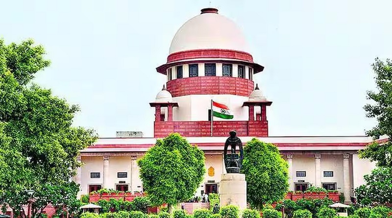 सुप्रीम कोर्ट ने मतदाता सूची से नाम हटाए जाने के बाद कल्याणकारी लाभों से वंचित किए जाने के खिलाफ दायर याचिका पर चुनाव आयोग और बंगाल सरकार से जवाब मांगा।