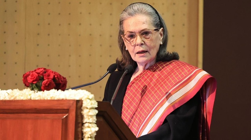 सोनिया गांधी की किताब को लेकर चल रहे विवाद में पीएम मोदी, आरएसएस और चीन का जिक्र? पेंगुइन इंडिया का जवाब