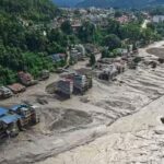 तिब्बत में बांध के दोबारा टूटने से नेपाल पर अचानक बाढ़ का नया खतरा मंडरा रहा है; चीन ने बचाव अभियान रोक दिया है।
