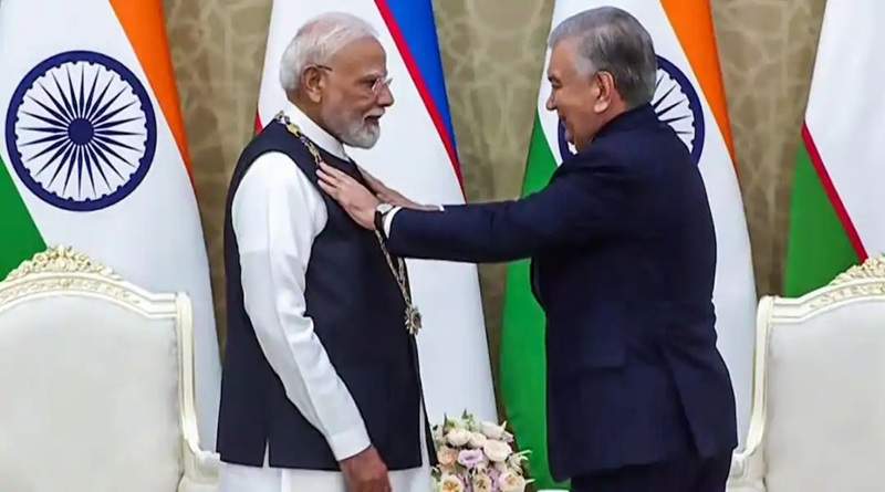 उज़्बेकिस्तान के राष्ट्रपति मिर्ज़ियोयेव ने प्रधानमंत्री मोदी को सर्वोच्च राजकीय सम्मान से सम्मानित किया।
